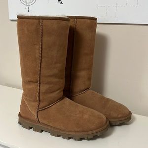 UGG Australia Classic Tall Chestnut ✨
